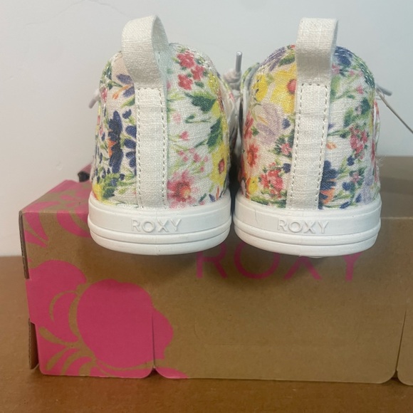 Roxy NWT Floral Canvas Sneakers - Picture 6 of 7